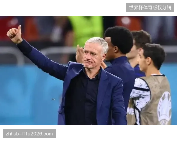 德尚公开力挺姆巴佩出任中锋,其在俱乐部与国家队表现反差成战术核心 德尚公开力挺姆巴佩出任中锋,其在俱乐部与国家队表现反差成战术核心